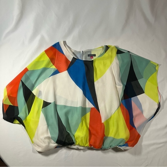 Vince Camuto Colorful Geometric pattern Women's Top size Medium - Picture 1 of 11